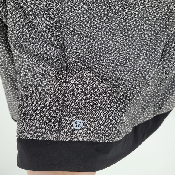 LULULEMON Hit it Frozen fizz white black bomber windbreaker Jacket  size 4 - Picture 7 of 10